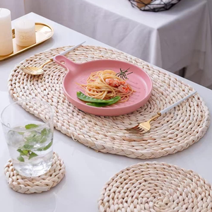 Napperon tressé rond naturel en jacinthe d'eau napperon ovale en cosse de maïs chargeur tissé pour salle à manger vente sur assiettes plats - Product Image 1