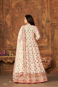 Robe Anarkali de travail de broderie de filet de soie de taffetas de dernier modèle par Fab Zone vêtements indiens et pakistanais - Product Image 4