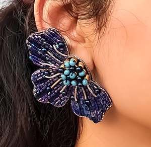 Boucles d'oreilles artisanales en perles Chitra, boucles d'oreilles personnalisées multi-perles, bijoux de fête pour femmes au meilleur prix. - Product Image 2