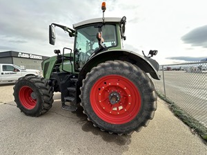 FOURNISSEUR VERIFIÉ DE TRACTEURS AGRICOLES Fend t 824 240HP 2012, qualité supérieure pour l'agriculture et les travaux lourds - Product Image 5