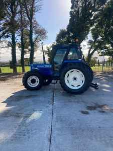 Utilisé | Tracteurs Holland 110-90 DT avec transmission intégrale 4x4 similaires à vendre - Product Image 4