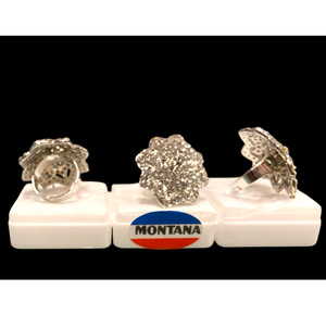 Bague à la mode en diamant micro américain plaqué or avec motif de fleurs pour femme, parfaite pour les cadeaux et l'élégance de tous les jours - Product Image 2