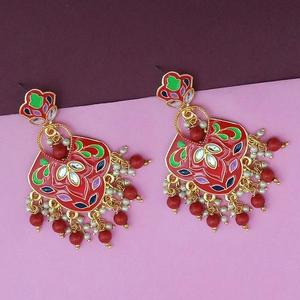 Kriaa Red Meenakari Kundan Chandelier Pendientes Chapado en Oro Dangler Modelo 1314206E - Product Image 1
