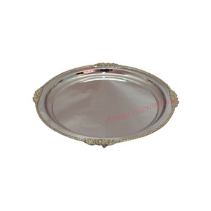 Plateau de service en laiton fait main, écologique, motif floral, avec emballage personnalisé, fabriqué en Inde pour restaurants et hôtels – Vente chaude - Product Image 4