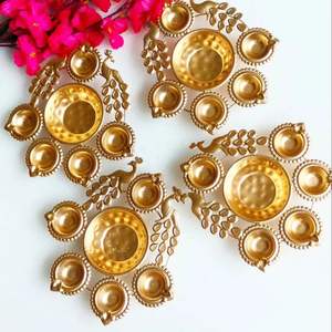 Urli Diya Decorativo de Metal Hecho de Latón para Flores Flotantes, Hermoso Cuenco Decorativo Diya para Diwali - Product Image 3