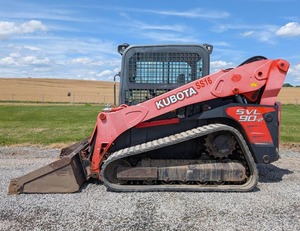 Motor de cargador de orugas compacto de potencia robusta Kubota 2015 para trabajos exigentes Bomba de cargador de orugas con motor esencial - Product Image 1