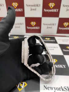 Montre de luxe pour hommes de haute qualité en acier inoxydable personnalisée avec fenêtre de cadran en verre Moissanite Diamond Design haut de gamme à la mode - Product Image 6