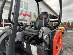 Miniexcavadora Kubota KX040-4 2021: Potencia Compacta con Rendimiento Hidráulico Avanzado - Product Image 4