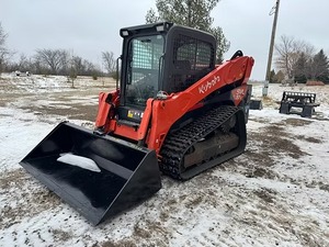 รถตักล้อยาง Kubota SVL95-2 ดีเซล มือสอง พร้อมหัวตักหน้า เครื่องยนต์และเกียร์ประสิทธิภาพสูง ปั๊มไฮดรอลิก PLC ขาย - Product Image 4