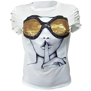 Camiseta blanca para mujer con estampado de gafas de sol con lentejuelas y perlas en los hombros, cuello redondo, manga corta, top de moda - Product Image 1