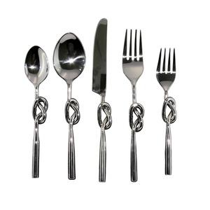 Juego de cubiertos de metal de acero inoxidable hecho a mano personalizado Fabricante y exportador Venta directa de cubiertos a los mejores precios para el hogar - Product Image 1