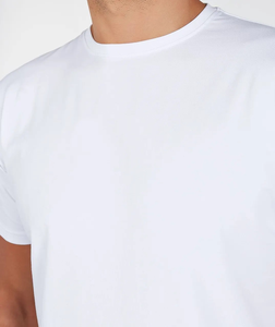 Camiseta 2025 con hombros caídos para hombre, dobladillo curvo, poliéster/algodón tejido, ropa de calle de colores personalizada, logotipo en relieve OEM básico - Product Image 5