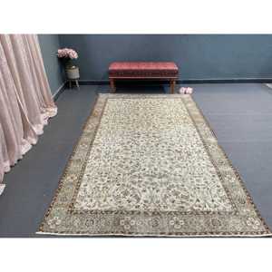 Tapis turc 5,5x8,9 pieds, grand tapis vintage, tapis en laine marron et blanc à bordures - Product Image 5