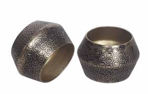 Servilletero de metal de diseño moderno, vajilla de artículos de fiesta con un diseño elegante, artículo almacenado - Product Image 2