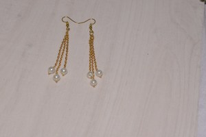 Pendientes colgantes de perlas blancas de moda de nuevo diseño, pendientes de perlas de 6mm para niñas y mujeres - Product Image 3