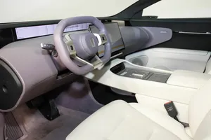 2026 AVHA-TRR 12 Faible kilométrage Transmission automatique Toit ouvrant panoramique Feux LED Feux de jour LED 6 places Prêt à être expédié - Product Image 3