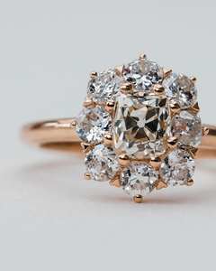 Anillo de halo de moissanita con corte de cojín alargado de 6,5x5,5mm | Anillo de compromiso de oro rosa | Joyería fina personalizada OEM de oro plateado - Product Image 2