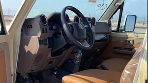 Nuevo/USADO 2022 TOYOTA LAND CRUISER LC79 4.5SC MT LIMITED, Cámara Trasera 360, Capacidad de Carga 31-40T, Emisión Diésel/GAS, Automático - Product Image 2