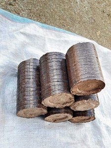 Briquettes de bois comprimé naturel pour cheminée, poêle, barbecue, combustible de chauffage écologique, combustion longue durée, prix de gros en Europe - Product Image 4