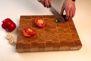 Tabla de cortar de madera y plato para servir: sostenible y duradero - Product Image 5