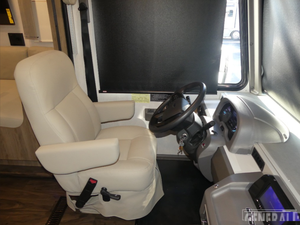 1F66F5DN4R0A02507 Nouveau camping-car de luxe classe A 2025 avec moteur à essence et intérieur spacieux à extension coulissante - Product Image 3