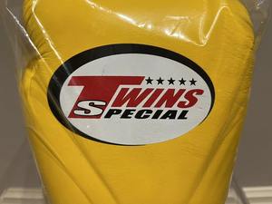 Guantes de boxeo Twin Sparring Guantes de entrenamiento antideslizantes de cuero de calidad superior con diseño impreso personalizado para deportes en la parte superior de la calidad de los guantes de entrenamiento - Product Image 3