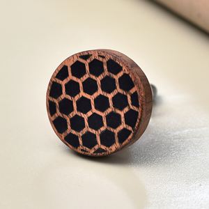 Bouton de cabine en bois rond noir et marron pour tiroir pour enfants 1 taille de forme fabriquée en Inde Article - Product Image 2