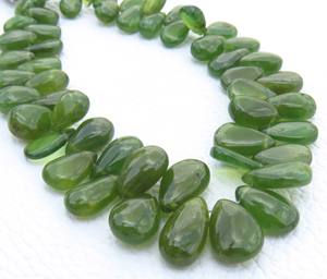 Perles de pierres précieuses lisses en vésuvianite verte, brin de 7,5 pouces, perles de vésuvianite naturelle, 90 carats, 6,5-12 mm, pierres précieuses en vésuvianite en forme de poire, pierres précieuses en vrac - Product Image 5