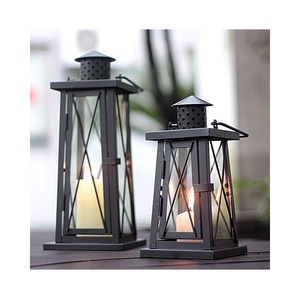 Linternas decorativas de metal y vidrio de alta calidad en capa de polvo negro acabada con mango para decoración interior y exterior - Product Image 1