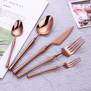 Juego de Cubiertos de Metal de Gama Completa con Cucharas Tenedores Y Cuchillos Perfecto Para Cocinas Hoteles Y Restaurantes Servicios De Catering - Product Image 1