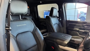 2025 R A M 1500 Laramie Sport Hurricane SO RamBox 3.0L Double Cabine Ute SWB 4XD Conduite à Droite - Product Image 6