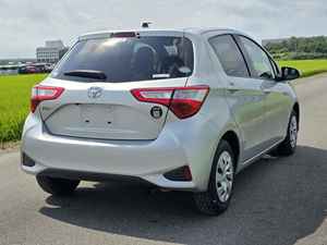 TOYOTA VITZ 2019, 5 PLAZAS, AUTOMÁTICO, HATCHBACK, SEDÁN - Product Image 2