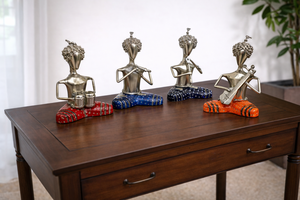 Ensemble de 4 figurines musicales assises en métal faites à la main, décoration de table culturelle, accent pour le salon, cadeau de festival et d'entreprise, export - Product Image 4