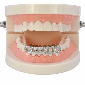 Grillz Cuban Link plaqué or avec zircone cubique, accessoire de joaillerie fine - Product Image 5