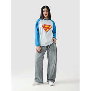 T-shirt décontracté à manches longues en jersey 100 % coton avec imprimé graphique Superman, motif personnage, numéro de modèle imprimé - Product Image 3