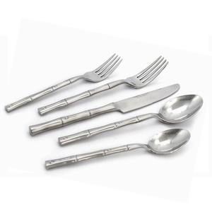 Ensemble de couverts en métal artisanal pour mariage, cuillère, fourchette, couteau, couverts polis et brillants, poignée en bambou pour ustensiles de cuisine - Product Image 1