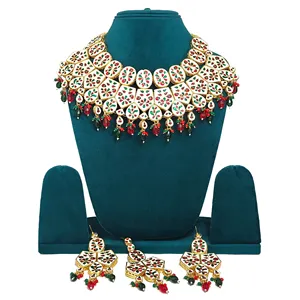 Parure de collier de mariée en Kundan rouge et vert non taillé, plaqué or, motif XOXO, bijoux fins pour mariage - Product Image 4