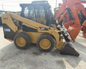 Chargeuse compacte d'occasion CAT242D3, modèle 2023, moteur diesel haute performance 37 kW, capacité de la benne 57,9 L, expédiée de l'usine au Royaume-Uni - Product Image 6