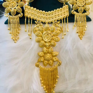 Conjunto de collar de joyería de moda de Dubái chapado en oro de 24K, pendientes, brazaletes, peines, broches, Material de cobre para Bulgaria - Product Image 1