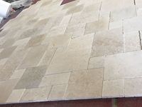 SHIHUI vente en gros de carreaux de calcaire beige du Jura moderne pas cher marbre beige dégringolé murs extérieurs revêtement de sol de villa intérieur de maison