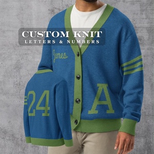 เสื้อคาร์ดิแกนแบบ Letterman ของมหาวิทยาลัย/โรงเรียน  ลายซิลลูเอทแบบนักศึกษา  แบบสั่งทำพิเศษ |   เสื้อสเวตเตอร์ปักโลโก้โรงเรียน ชื่อ ปี - Product Image 1