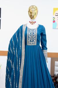 Vestido largo Anarkali cosido con Dupatta a juego para temporada festiva y ocasión especial para niñas - Product Image 4