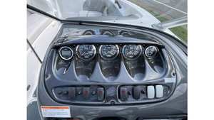 Lancha Yamaha AR 210 de 21 pies, año 2008, usada, con motor marino de doble cilindraje de 1052 cc y cuatro cilindros, propulsión a chorro + remolque en venta - Product Image 4