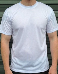 T-shirt 100% en polyester pour hommes avec col rond et manches courtes. - Product Image 4