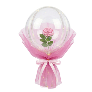 Ramo de Rosas Eternas con Globo Transparente y Luces LED Cálidas a Pilas - Product Image 1