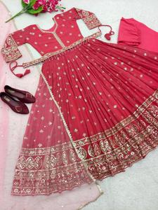 ชุดเดรสปักลาย Georgette แฟนซีพร้อมชุดคอลเลกชันงานออกแบบใหม่สำหรับเสื้อผ้าอินเดียและปากีสถาน - Product Image 3