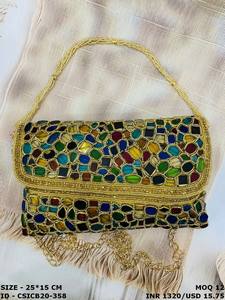 Designer Artisan Handmade Crystal Stone Broderie perlée Pochette de mariée Sacs à main sophistiqués pour les occasions spéciales du soir - Product Image 3