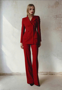 Chaqueta violeta de alta calidad para mujer Chaqueta de traje de doble botonadura elegante con servicios ODM Hecho en Vietnam - Product Image 4