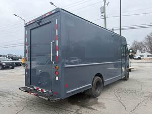 รถตู้บรรทุกขนาดเล็ก F O R D S Class 3 มือสอง สภาพดี พร้อมขาย จัดส่งทั่วโลก - Product Image 3