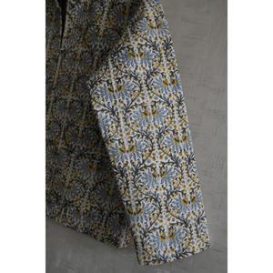 Chaqueta de Algodón Acolchada Reversible Ecológica, Chaqueta de Invierno para Mujer de Manga Larga con Estampado Floral Hecho a Mano - Product Image 3